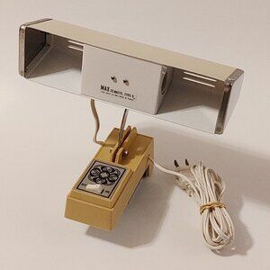 VINTAGE Metal Headboard 2-Way Adjustable 2-Bulb Lamp Consumers Distributing